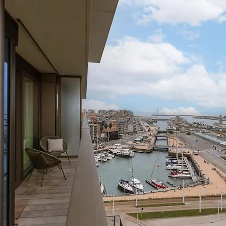 Huswell - Stylish With Harbour View Apartament